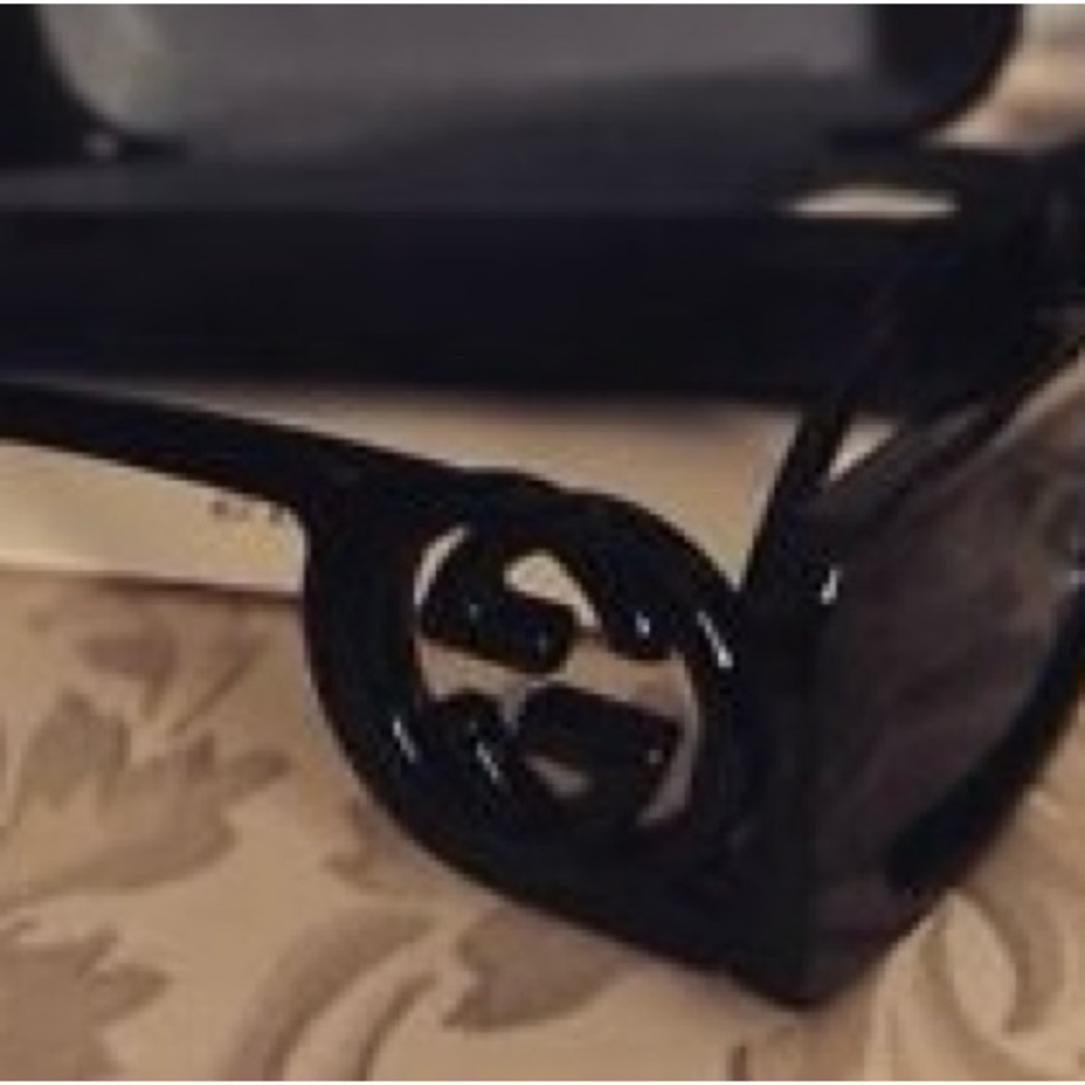 Authentic Gucci Black Rectangular Sunglasses With… - image 4